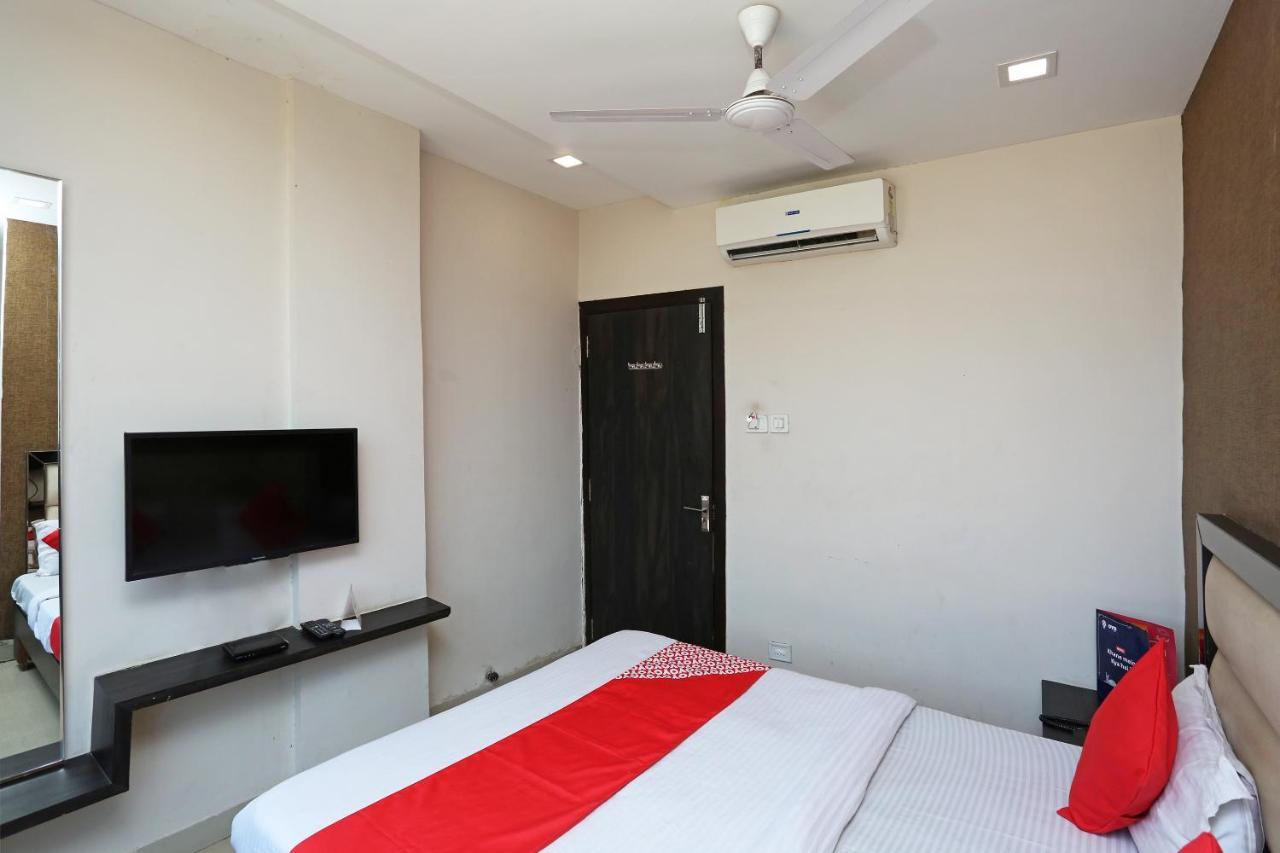 Oyo 6325 Hotel Kiran Raipur  ภายนอก รูปภาพ